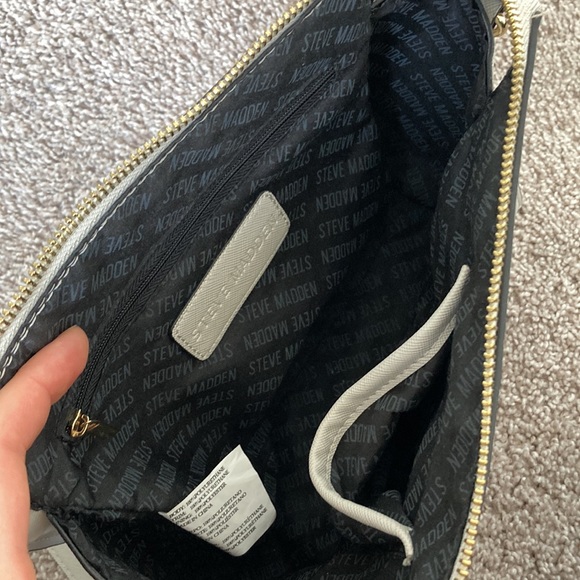 Steve Madden crossbody bag - Picture 2 of 2